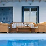 Lia Estate فيلة